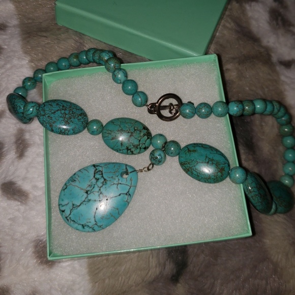 none Jewelry - HUGE TOURQUISE NECKLACE